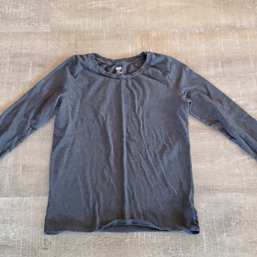 Grey long sleeve tee